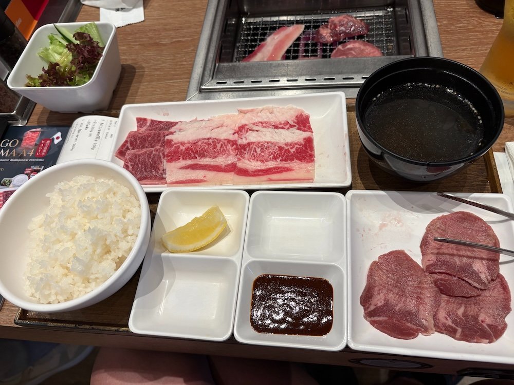ターミナル21 プララーム3の2階にある焼肉ライクのセット料理